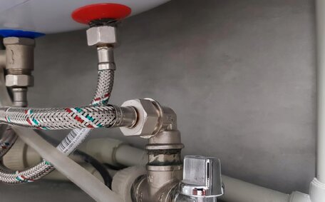 plumber stop mould problems?